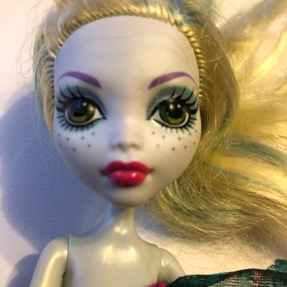 Monster High Lagoona Blue Doll Fins pink shoes & bracelet - Picture 6 of 12